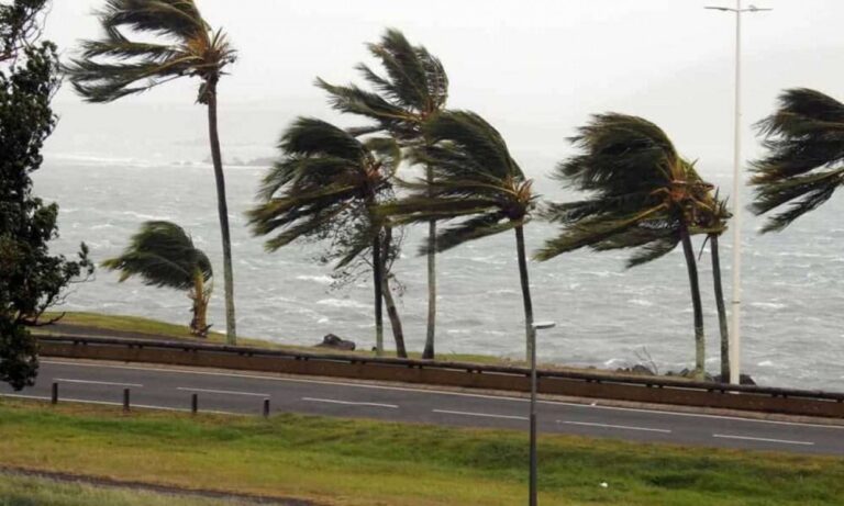 Sul entra em alerta vermelho por ciclone, chuva intensa, ventos fortes e risco de granizo
