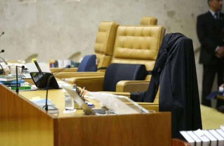 Vaza reação dentro do STF após decisão de Mendonça contra Moraes