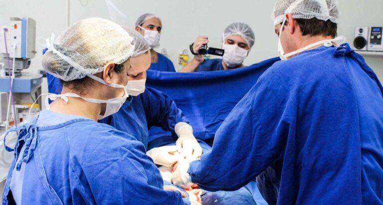 CFM faz alerta gravíssimo: Projeto de Lei pode criminalizar a obstetrícia e afastar médicos da assistência ao parto