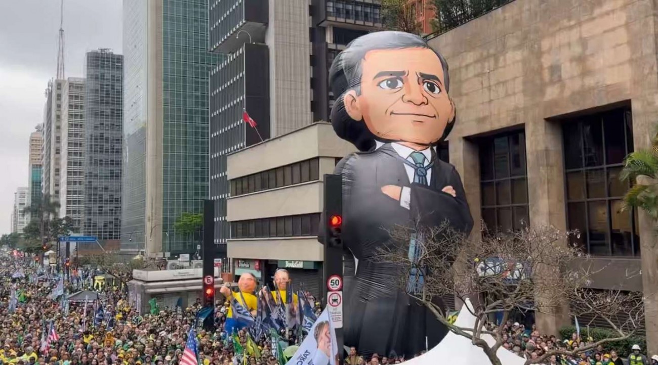 Eis a imagem inesperada que roubou a cena na Paulista (veja o vídeo)