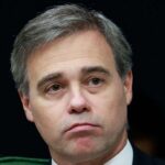 Assim que descobriu que estava sendo espionado, Mendonça mudou hábitos e deu chapéu no sistema