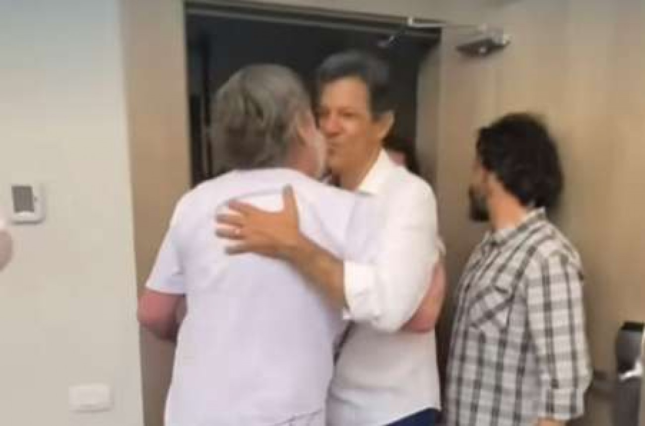 Zé de Abreu se encontra com Lula e carinho em Haddad chama a atenção (veja o vídeo)