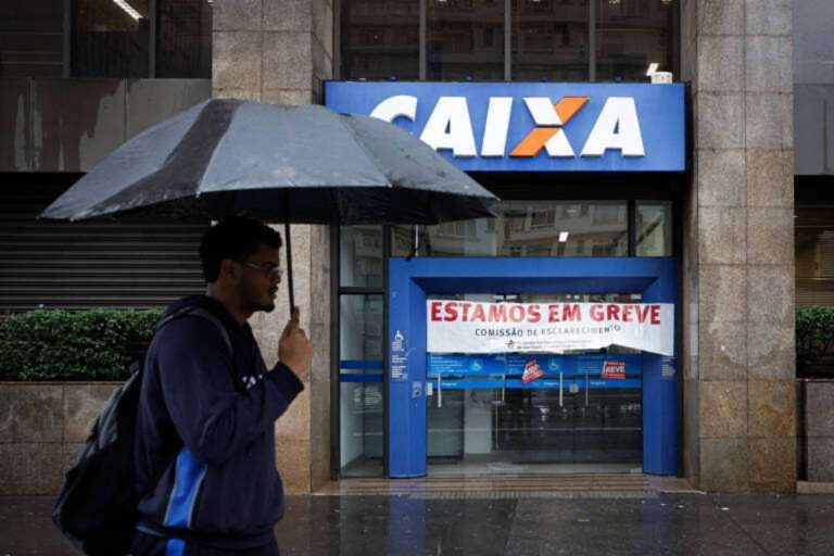 País completamente desgovernado: Caixa permanece em greve nacional