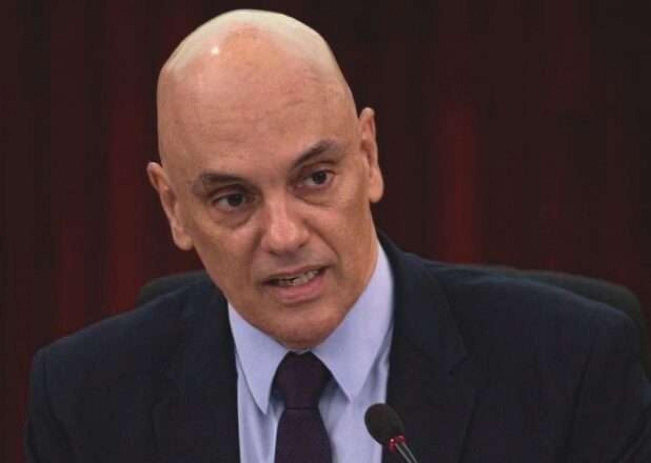 Enlouquecido, Moraes quer votar em sessão do STF que vai analisar pedido de investigação contra ele mesmo