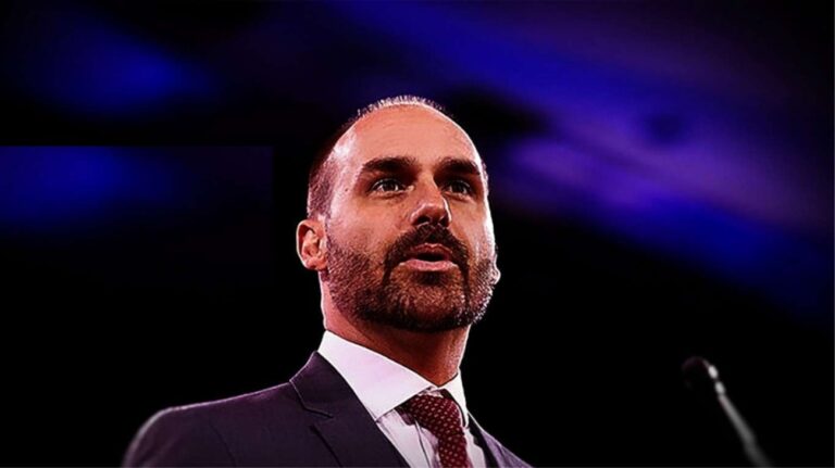 Eduardo vai a Washington para alavancar novas ações e enfraquecer ainda mais o ministro Alexandre de Moraes