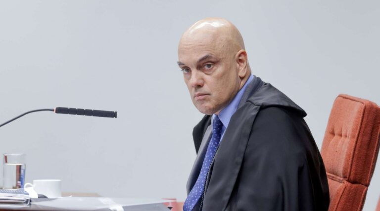 O pedido ridículo de Moraes