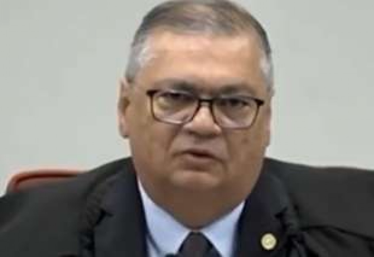 Dino determina operação da PF contra pastor, amigo e aliado de André Mendonça