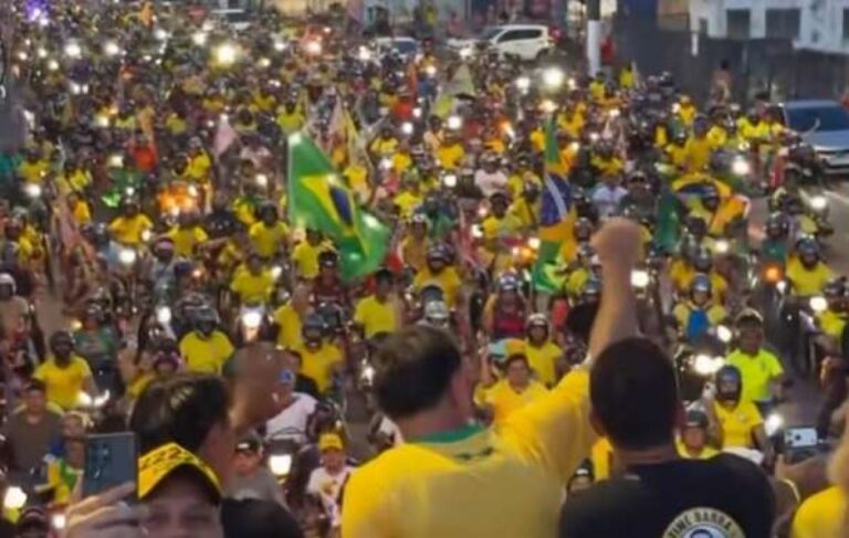 Belém dá show em grande festa com a chegada de Flávio Bolsonaro (veja o vídeo)