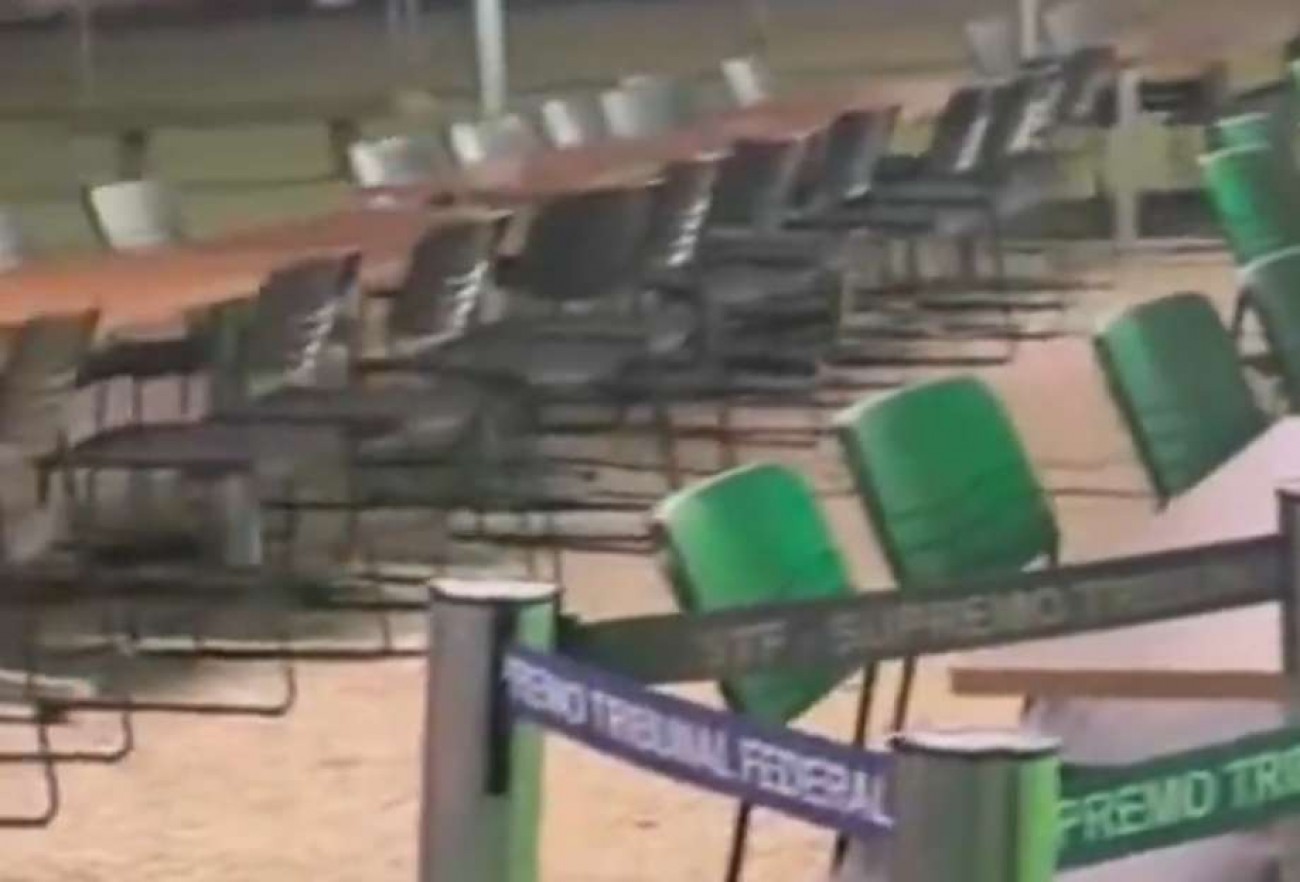 Grande movimentação começa em frente ao STF em plena madrugada (veja o vídeo)