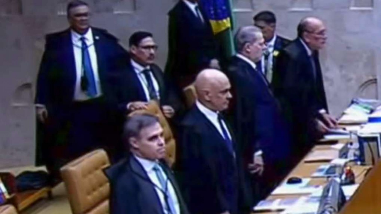 Sem medo de nada, Mendonça chega ao plenário e senta ao lado de Moraes (veja o vídeo)